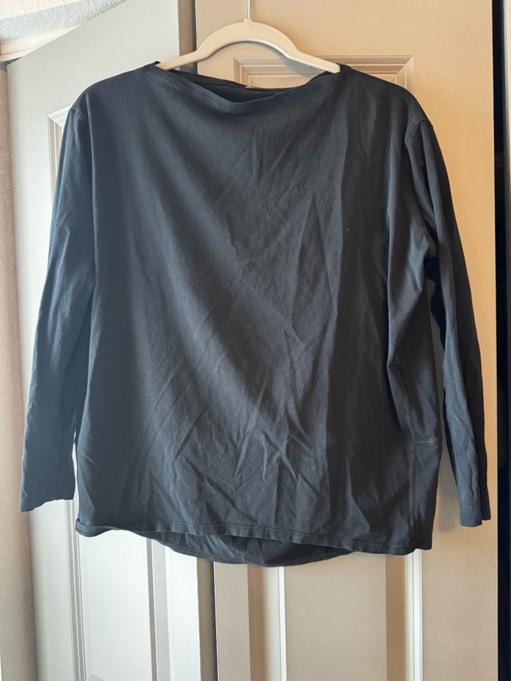 Lululemon Black Long-Sleeve Top